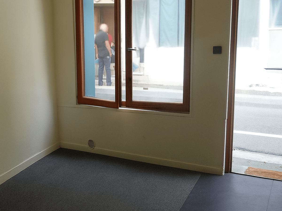 Studio avant home staging, petit espace peu optimisé